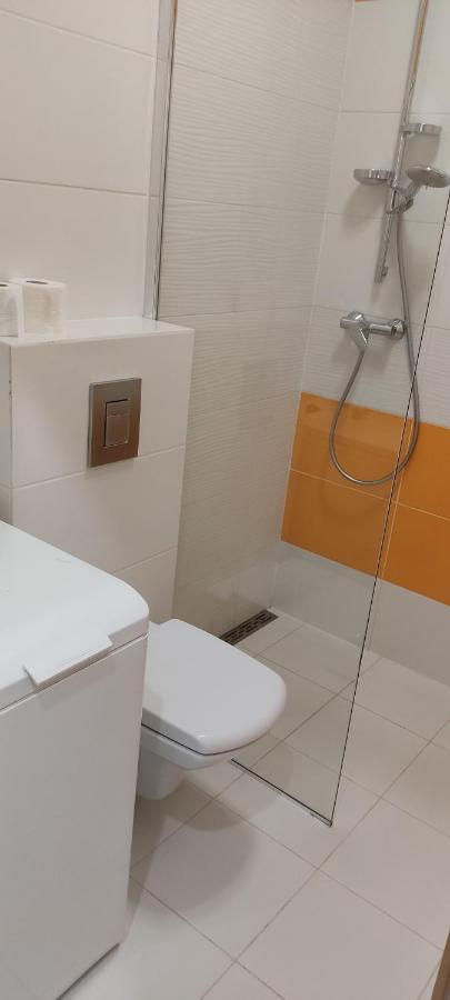 Be My Guest- Fontany Luxury Apartment Metro Wi-Fi Free Parking Zone Warschau Buitenkant foto