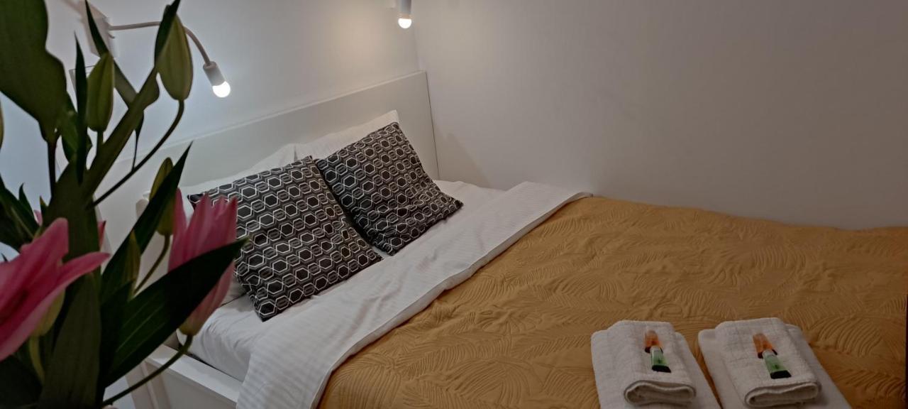 Be My Guest- Fontany Luxury Apartment Metro Wi-Fi Free Parking Zone Warschau Buitenkant foto